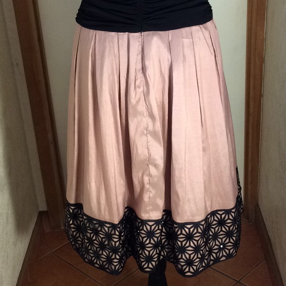 Vintage Inspired Pink and Black Dress - Picture 6 of 8